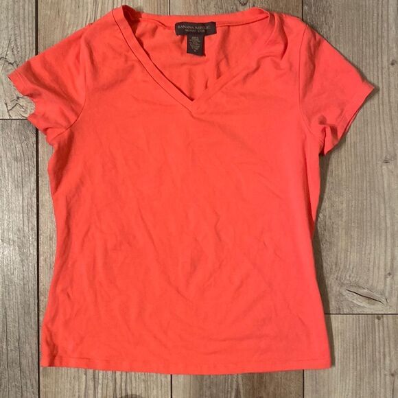 Banana Republic Coral Size Medium Top - Picture 1 of 4